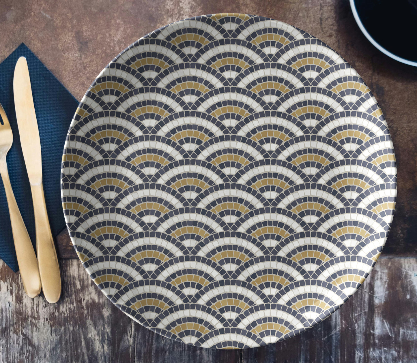 Mosaic Bistro Tile Print Plate, Scallop Pattern, 10" Luxe Plastic