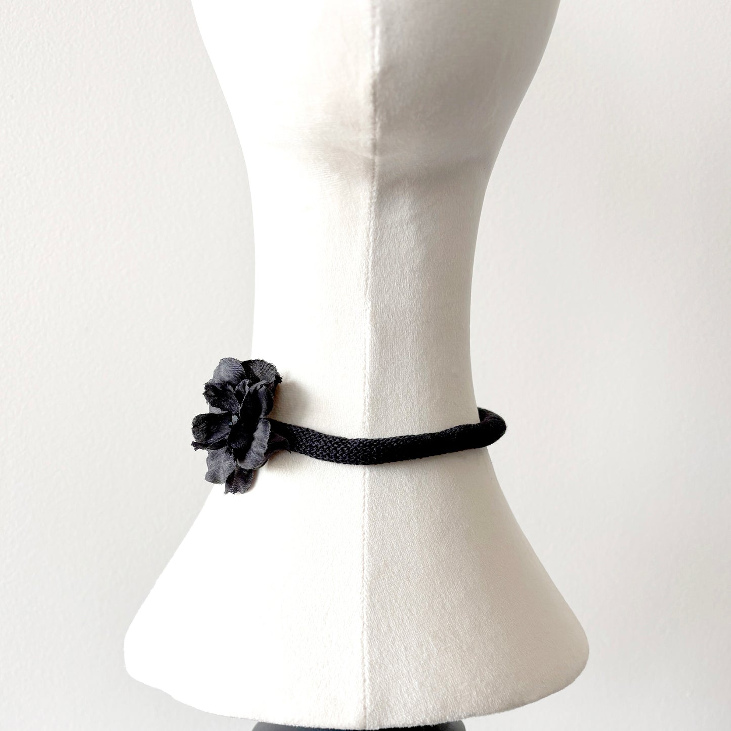 Handmade Black Flower Choker Necklace with Magnetic Closure